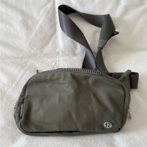 lululemon belt bag